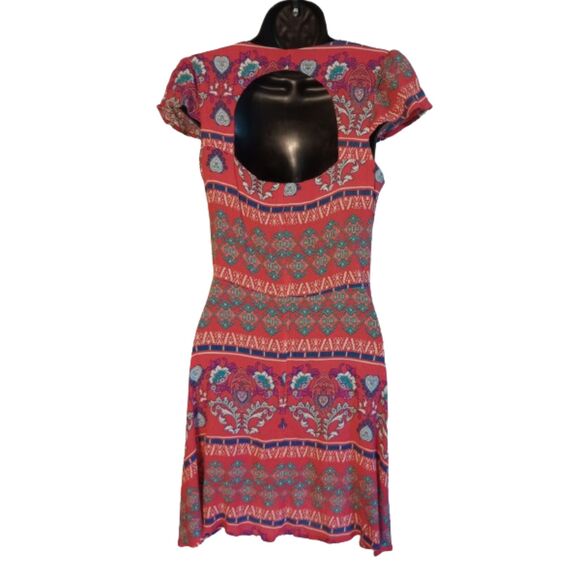 Glamorous Women's Size 8 Red Abstract Pattern Open Back Mini Dress - Picture 2 of 7